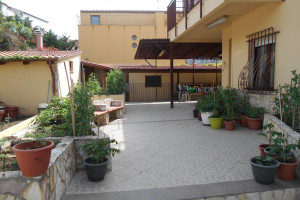 Villa indipendente libera da quattro lati in vendita a Casteldaccia zona residenziale