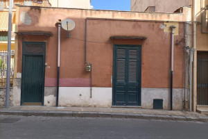 Porticello-Santa Flavia (PA) via Padovani in vendita casa indipendente da ristrutturare di 85 metri quadri